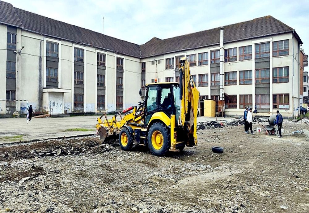 Teren de sport nou, la fosta Şcoală Generală Nr. 11