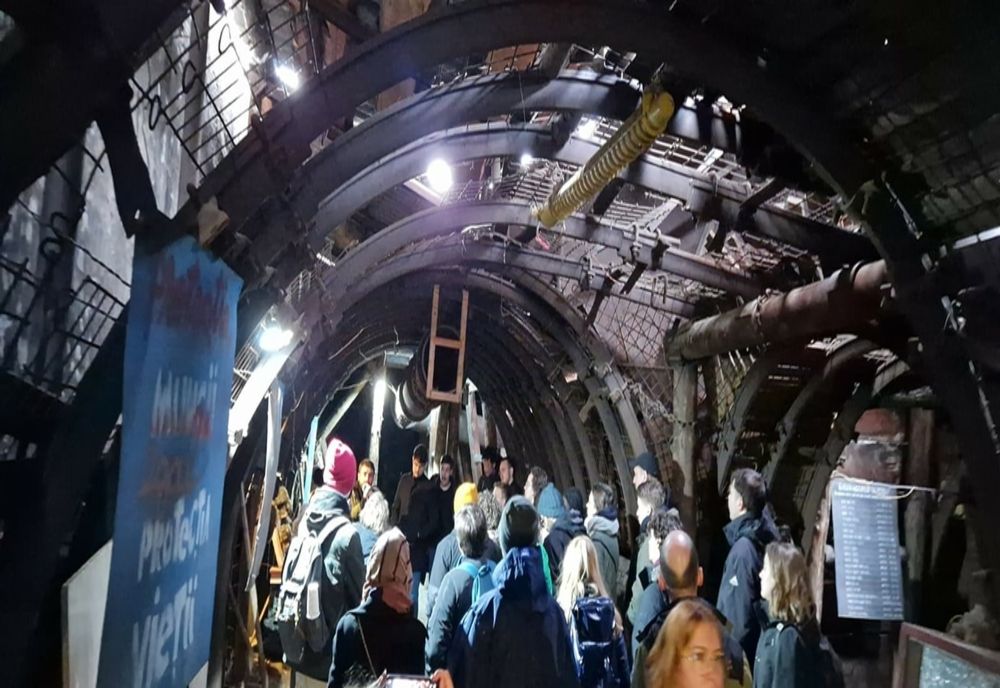 Studenți din 11 țări, în vizită la Ansamblul Istoric al Minei Petrila