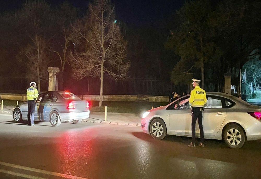 Mașini lovite de un șofer care a fugit de la locul faptei. Cine l-a vazut?