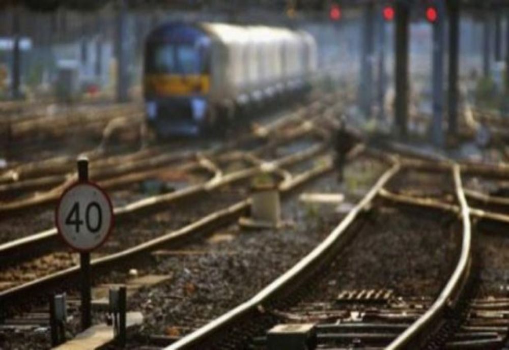 TREN DERAIAT ÎNTRE TIMIȘOARA ȘI ARAD. ȘAPTE GARNITURI, BLOCATE PE TRASEU