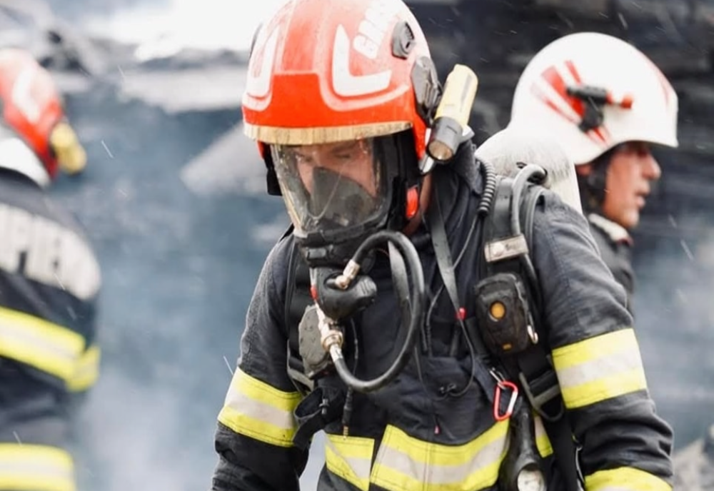 INCENDIU LA TERMOCENTRALA PAROȘENI. MINERII DE LA EXPLOATĂRILE VULCAN ȘI LUPENI AU IEȘIT DIN SUBTERAN