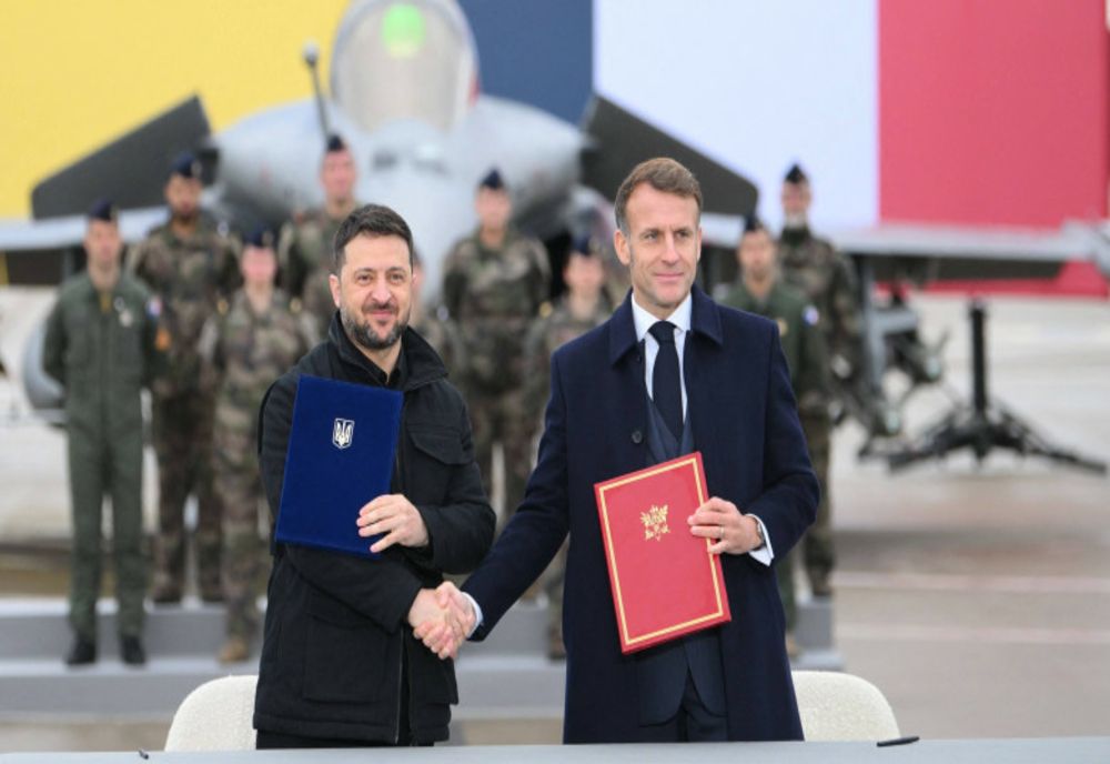 Acord istoric între Macron și Zelenski. Franța trimite 100 de avioane de luptă și sisteme de rachete în Ucraina