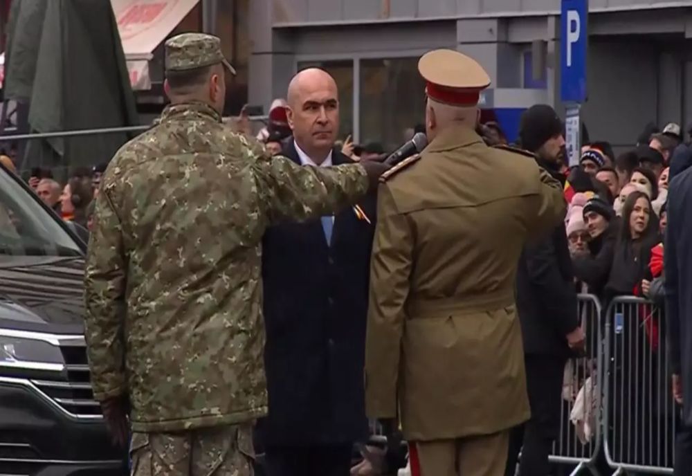 Huiduieli fără precedent la Alba Iulia, la adresa premierului Ilie Bolojan VIDEO