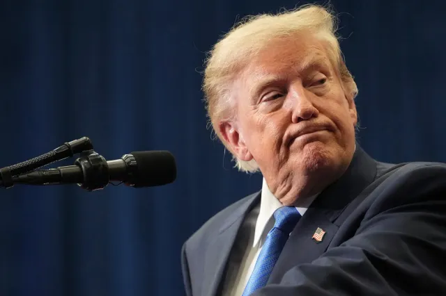 Administrația Trump alocă milioane de dolari pentru presa de dreapta din Europa. Cine primește banii