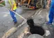 Imagini care îți întorc stomacul pe dos. Ce au putut scoate muncitorii din canalizarea Devei