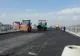 FOTO| S-a turnat primul strat de asfalt la joncțiunea A1 cu nodul de la Șoimuș