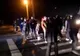 ASEARĂ: Protest inedit pe o trecere de pietoni din apropiere de Deva. Oamenii cer iluminarea zonei