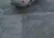 Întâmplare ca în filme. Polițist „agățat” de portiera unei mașini furată din Hunedoara și târât câțiva metri