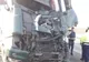 FOTO| Accident grav pe DN 7, la Simeria Veche. Șoferul unui autotren a rămas captiv în cabină