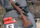 Hunedorean anchetat pentru braconaj. Oprit în trafic de poliţişti, bărbatul avea o armă cu glonţul pe ţeavă