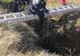 FOTO| Căţel salvat de la moarte de pompierii hunedoreni. Căzut într-o groapă adâncă de peste patru metri
