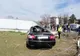 Accident spectaculos la Hunedoara. Un bolid cu volanul pe dreapta „a zburat” în gardul unui supermarket