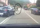 Imagini incredibile la Deva. Șofer, filmat în timp ce a fost la un pas să provoace o tragedie
