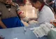 Caravană medicală la poalele Retezatului. Consultaţii gratuite pentru localnicii din Râu de Mori