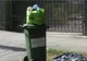 Locuitori, lăsați cu gunoiul la poartă. Operatorul de salubritate din Deva, amendat, din nou, pentru neridicarea deșeurilor menajere