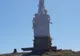 Monument ridicat la înălțime în cinstea eroilor care și-au sacrificat viața pe câmpurile de luptă