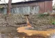 Amendă pentru că a poluat apa în timp ce făcea rachiu