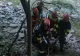 SALVAȚI DUPĂ CE AU CĂZUT ÎNTR-O PRĂPASTIE DIN DEFILEUL JIULUI