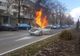 FOTO-VIDEO| Maşină în flăcări în centrul Devei